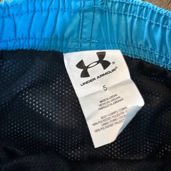 Boys Under Armour Swim Trunks - Size 5 - Picture 2 of 3